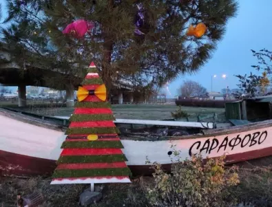 Жители на бургаски квартал го преобразиха за Коледа