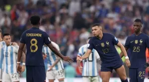 Чуамени се ядоса на въпрос за трансфер на Мбапе в Реал Мадрид: Не ми пука!