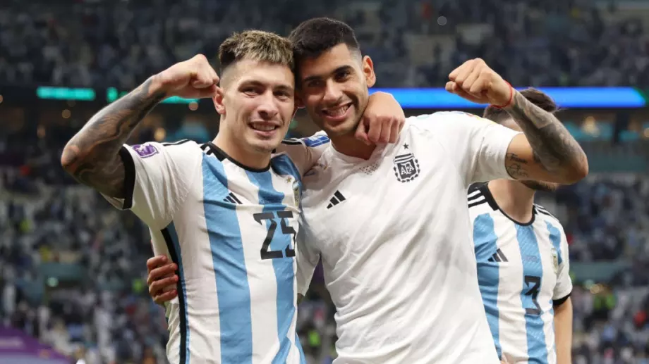 Двама аржентински национали играха ФИФА цяла нощ след спечелването на титлата
