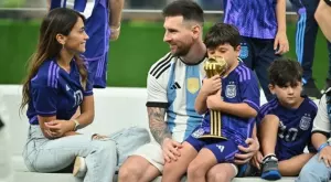 Децата, суичър и шапка: С какви ритуали Антонела Рокуцо помага на Лео Меси преди мач?