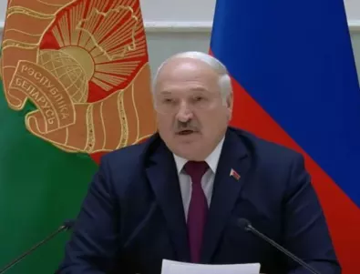 Лукашенко си гарантира със закон доживотно участие в политиката на Беларус