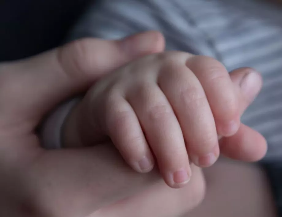 Психолог за майките на разменените бебета: Формирали са първоначалната си привързаност, сега са много уязвими