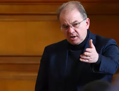 Чолаков предложи парламентът да действа като Светия синод за Конституцията