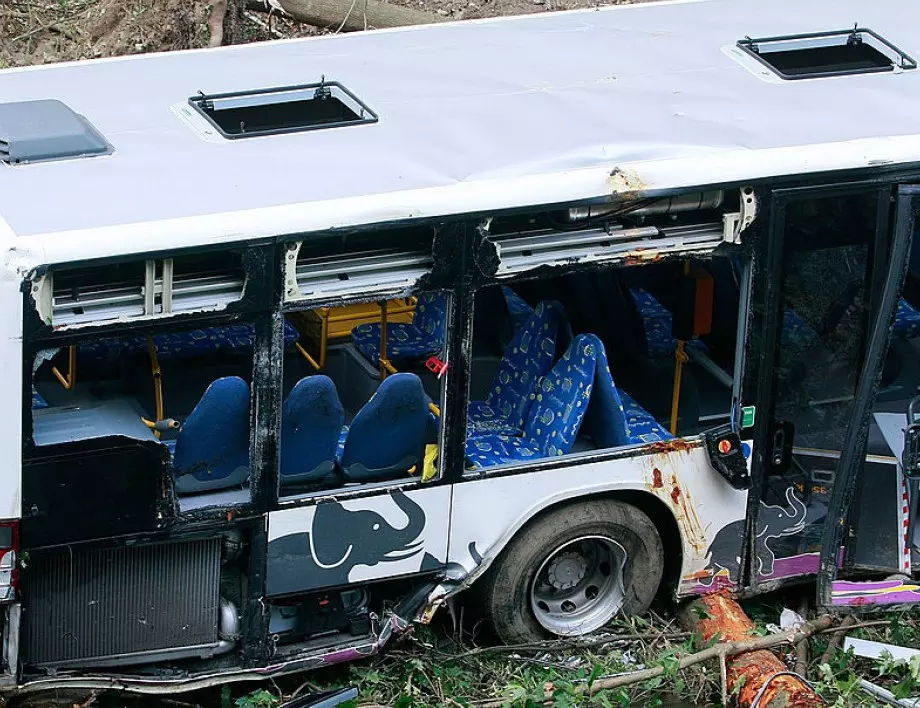Автобус с гръцки граждани катастрофира в Букурещ, има жертва и над 20 ранени