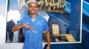 {{ otherArticle[0].article.title }}