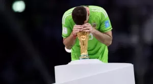 Емилиано Мартинес: Мечтата ми беше да помогна на Меси да спечели световната титла