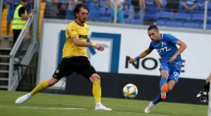 {{ otherArticle[0].article.title }}