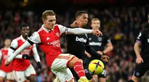 {{ otherArticle[0].article.title }}