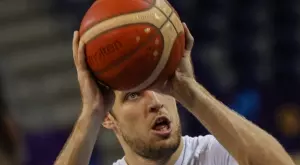 Александър Везенков има отговора какво да направи Олимпиакос, за да победи Монако