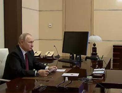 Путин наблюдава пускането на вода на ядрената подводница 