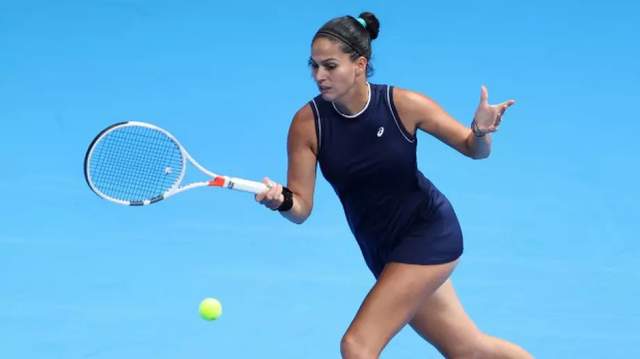 Изабелла Шиникова вилня срещу тенисистка от Сърбия в Дубай