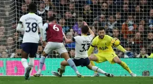 {{ otherArticle[0].article.title }}