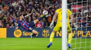 {{ otherArticle[0].article.title }}