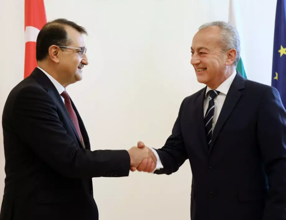 Споразумението между "Булгаргаз" и турската "Боташ" мина през кабинета