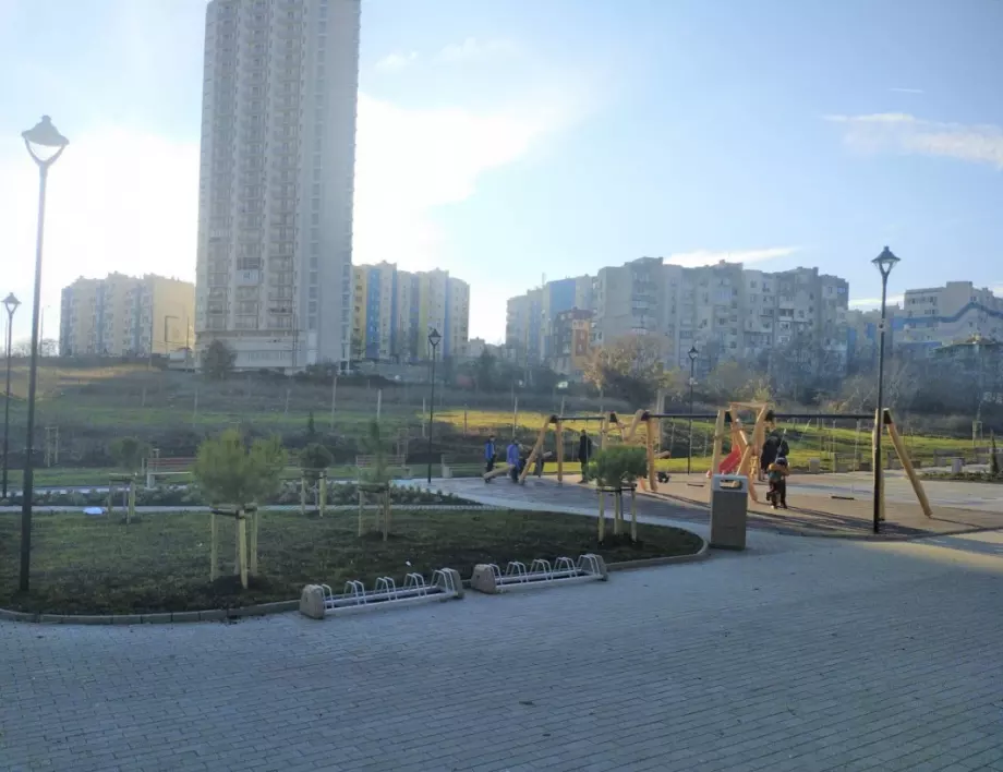 Новият парк в бургаския квартал "Меден рудник" е готов (СНИМКИ)