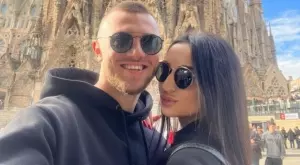 СНИМКА: За мъка на фенките - футболист на ЦСКА се сгоди само на 21 години