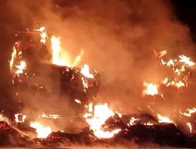 Огнеборци гасят пожари в пет хисарски села