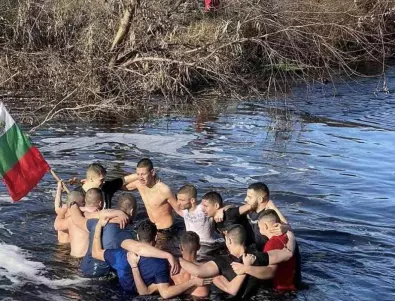 Над 40 човека скочиха за кръста в община Стамболийски