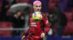 Грозно! Гризман се подигра на Санчес след изпусната дузпа, после се извини