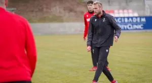 {{ otherArticle[0].article.title }}