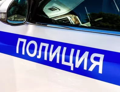 Mъжът, откраднал кола с две деца в Дупница, задигнал и патрулка