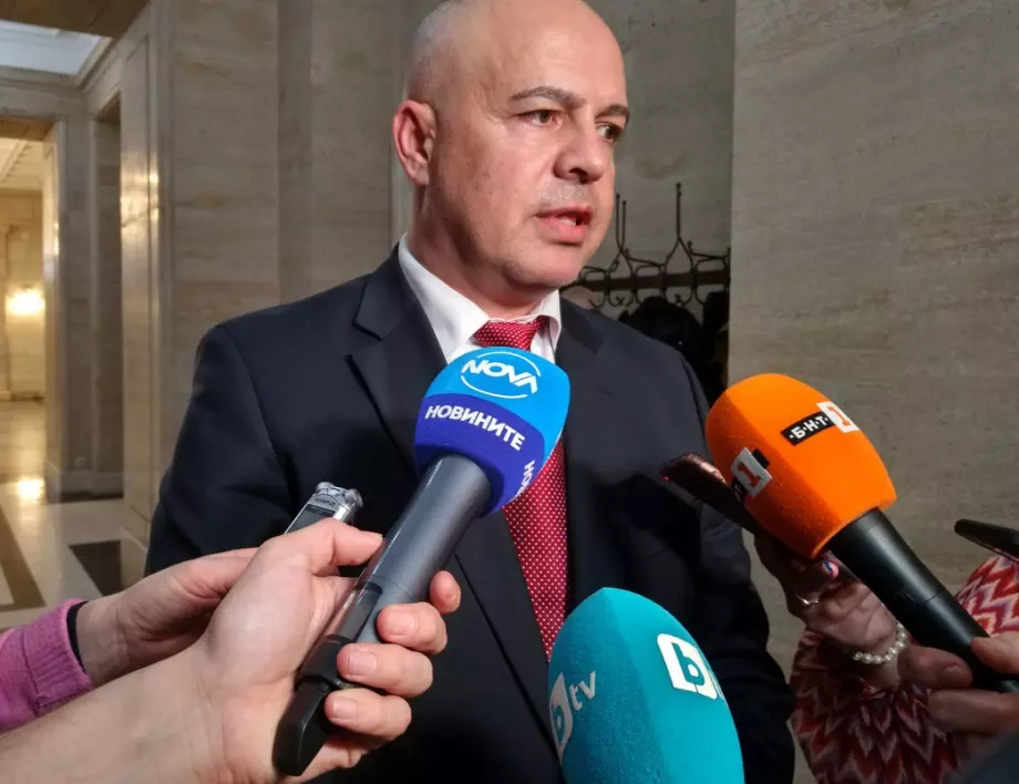 Свиленски отрича БСП да направи коалиция с ГЕРБ и "Възраждане"