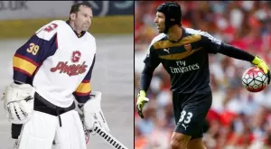 Легендарният вратар Петер Чех отново сложи ръкавиците, но не игра футбол, а хокей (ВИДЕО)