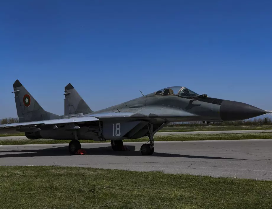 Полша изпраща 4 МиГ–29 на Украйна 