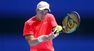 {{ otherArticle[0].article.title }}