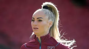 СНИМКИ: Футболист заряза една от най-красивите футболистки, причината е объркваща