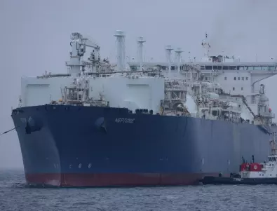 Танкери с втечнен газ блокирани в Азовско море