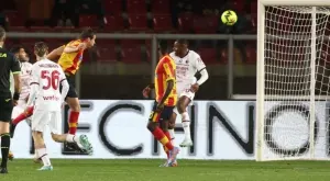 {{ otherArticle[0].article.title }}