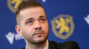 {{ otherArticle[0].article.title }}