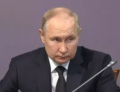 За концерта с Путин събират масовка срещу 500 рубли: Забранени са жълтият и синият цвят