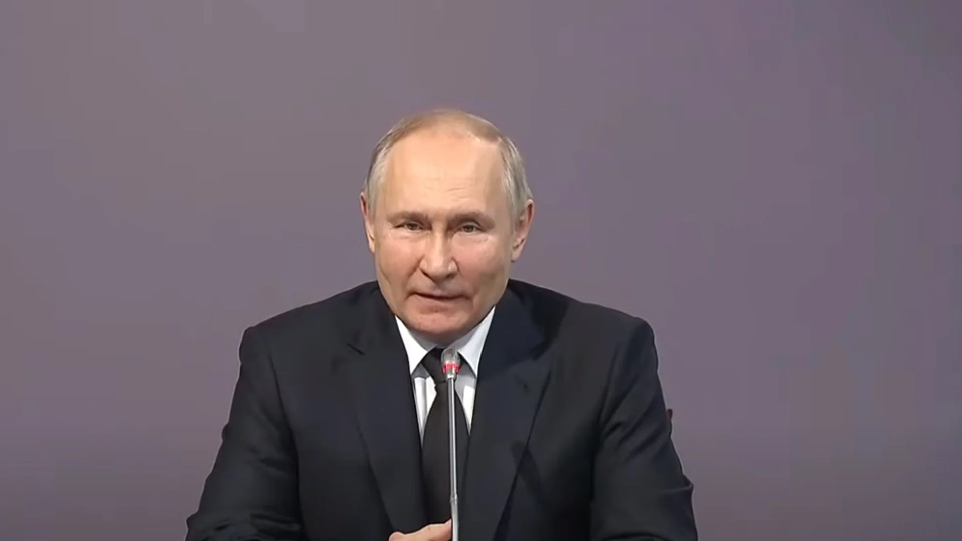 Генерал от КГБ: Ето как спецслужбите организираха идването на Путин на власт (ВИДЕО)