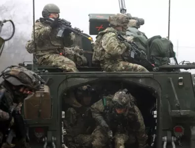 САЩ помолиха военните си в Южна Корея да снабдят Украйна с оръжия