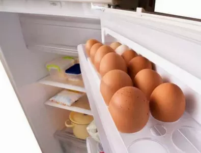 Допускате огромна грешка за здравето си, ако държите яйцата на вратата на хладилника
