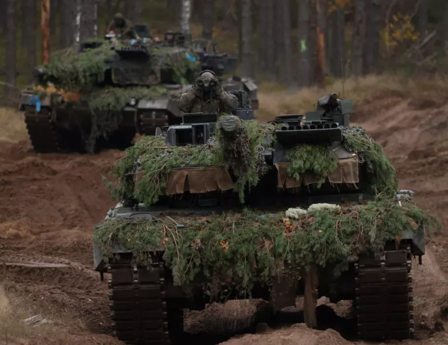 Берлин: Танковете "Леопард" ще пристигнат в Украйна към края на март 