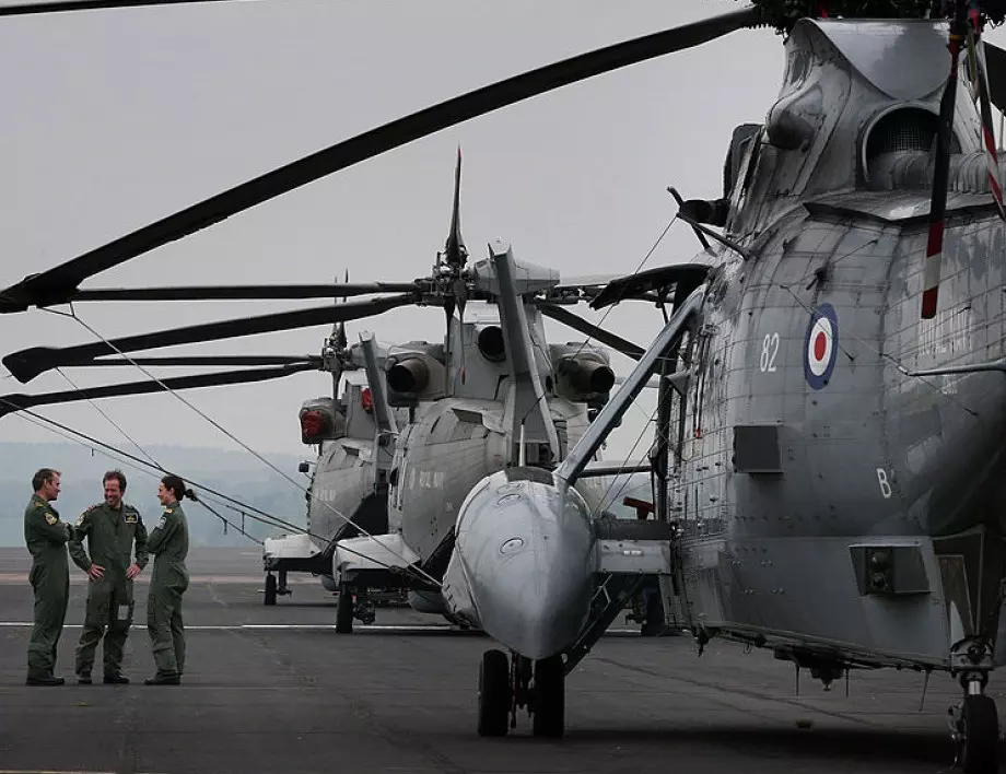 Резников: Британските хеликоптери Sea King вече са в новото си кралство Украйна