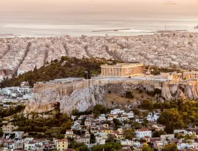 Новият кмет на Атина разхлажда града с дървета