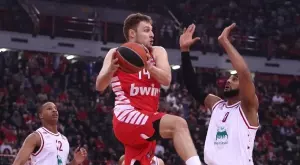 Пред погледа на най-важния човек в Сакраменто: Везенков подпали Фенербахче