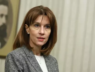 Нейкова: Видеонаблюдението ще бъде включено при започване на преброяване на бюлетините 
