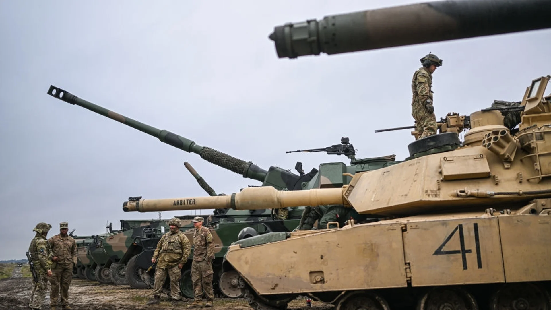 Украински военни нарекоха фейк информацията, че са изтеглили танковете "Ейбрамс" от фронта