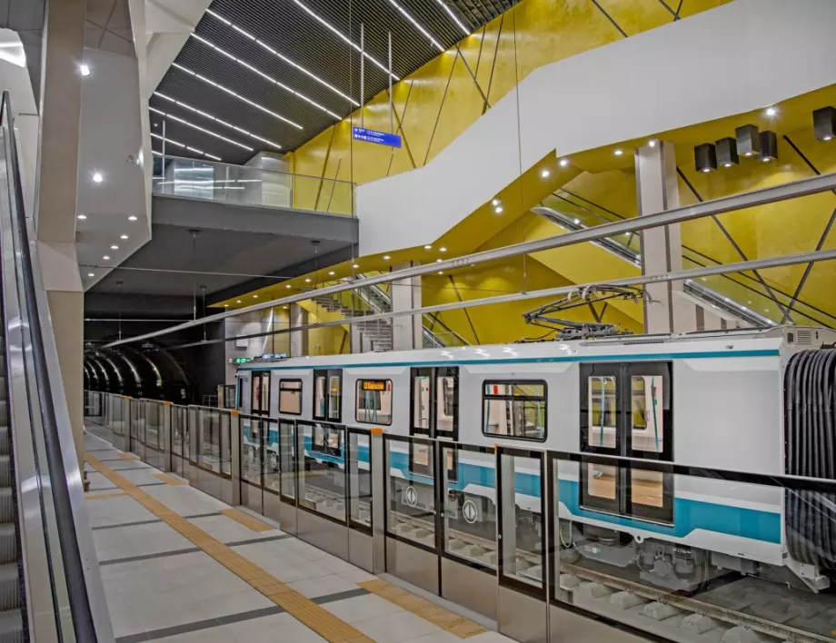 Разширяват метрото до “Студентски град” с три нови спирки