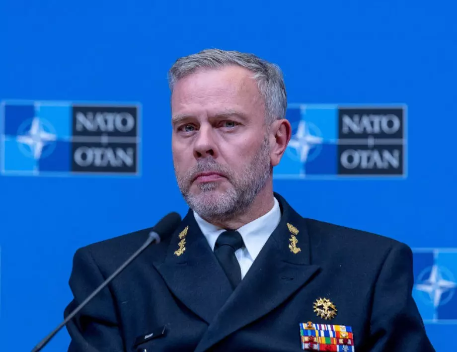 Военният шеф на НАТО каза докога Украйна няма да получава изтребители