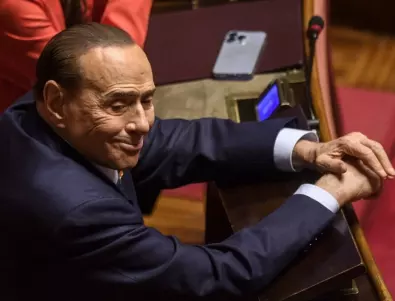 От болницата Берлускони направи 20-минутно обръщение към партийния конгрес  