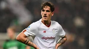 "Това е катастрофа": Майка скочи да защитава сина си от фенове на Рома