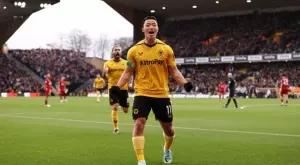 {{ otherArticle[0].article.title }}