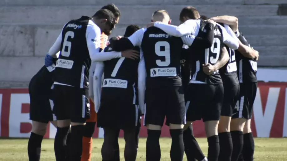 Напрежение в Локомотив Пловдив - футболистите са разочаровани заради неспазено обещание?