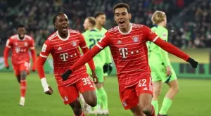 Байерн Мюнхен победи Волфсбург и задържа първото място в Германия